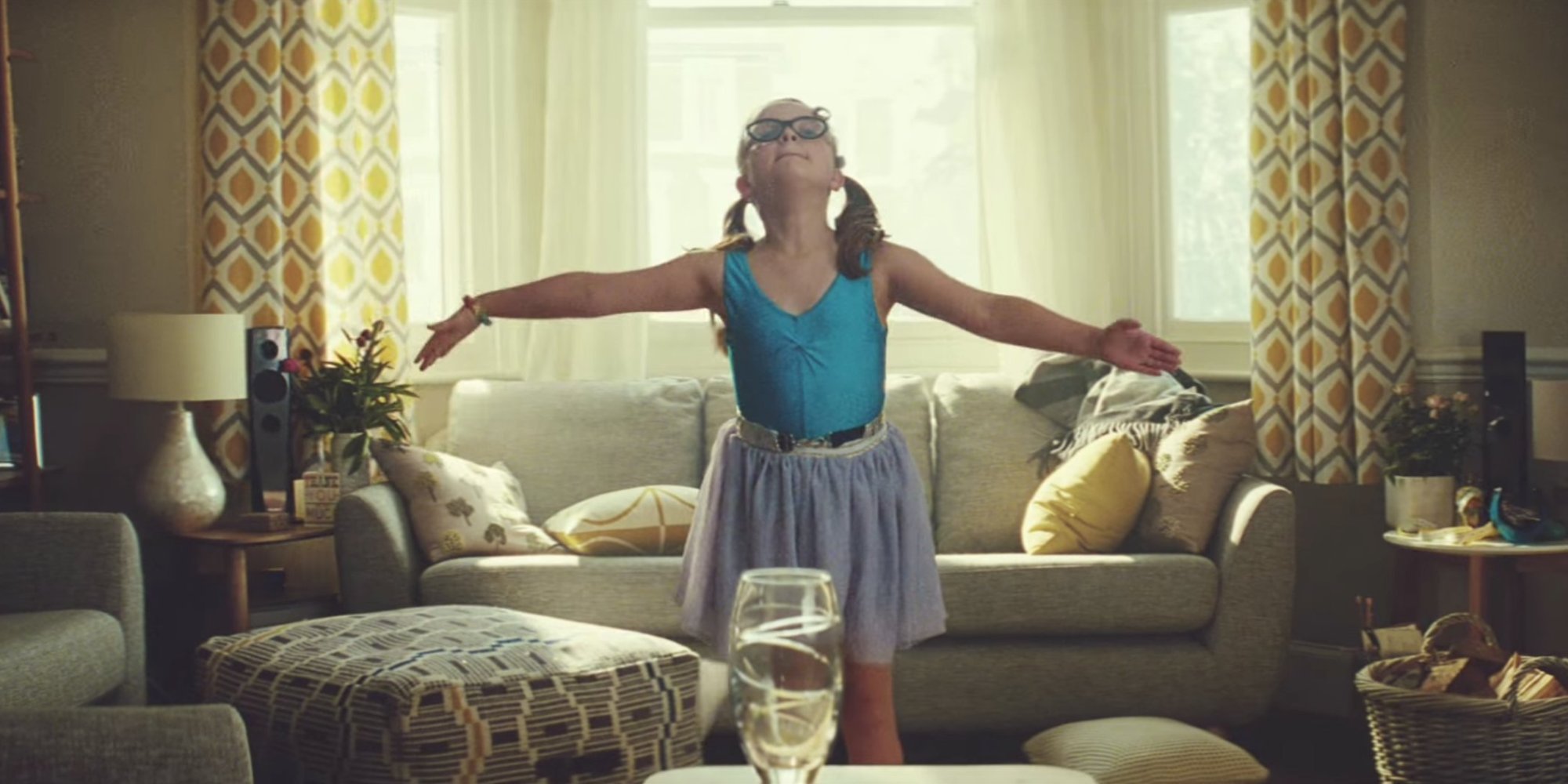 Una pequeña bailarina protagonista de los seguros de hogar